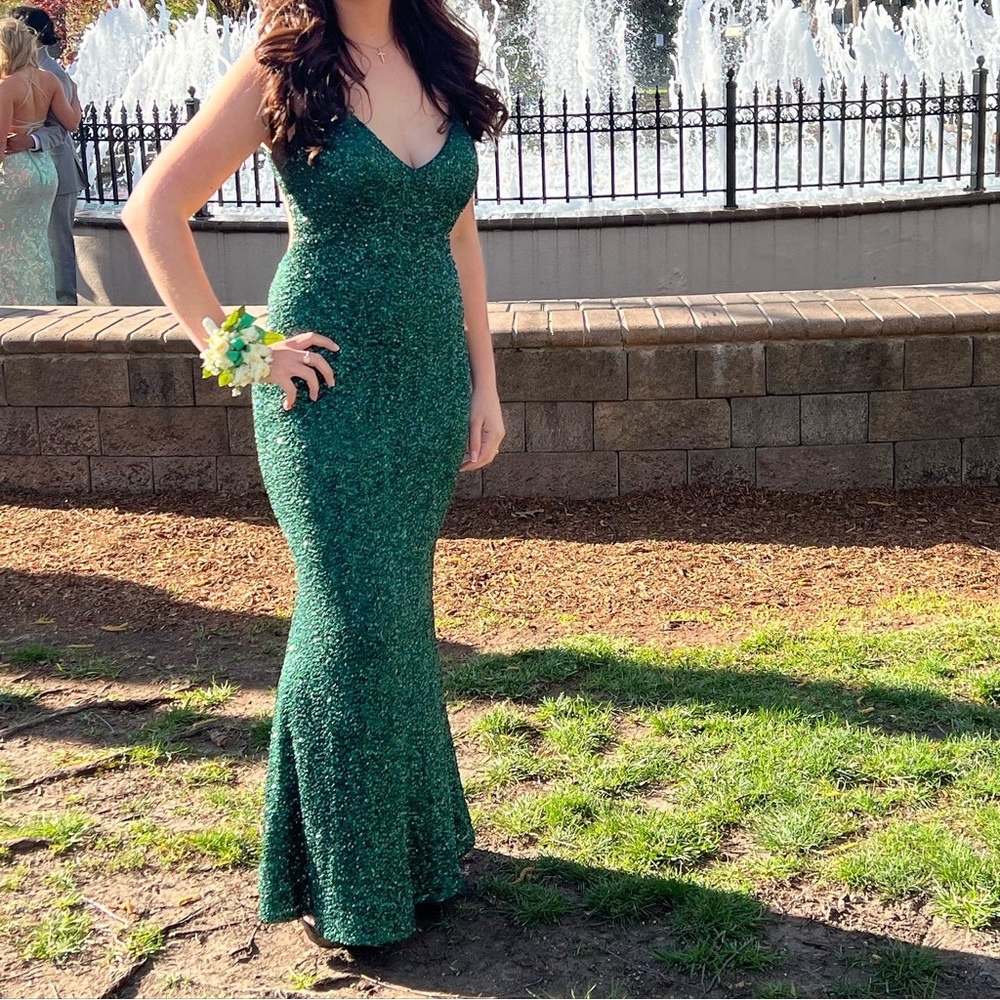 La femme dress green size 6 shortened to fit 5’2 girl